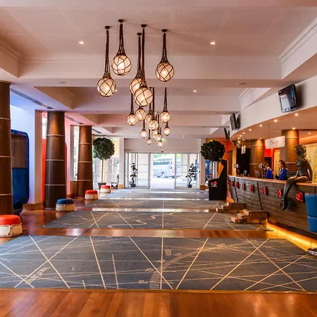 Explorers Hotel Marne-La-Vallee-3
